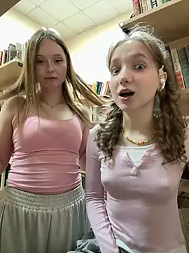 Bambi_lu - Lulu lower pants n show pubis to Jenny!