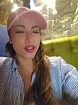 Karen_San_Miguel - Play nipples in public +hot video 😈