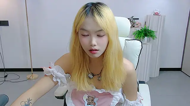 Sexy-girl-feifei - 脱掉上衣三十分钟