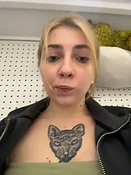 Sunny___Bunny - cum in toy store