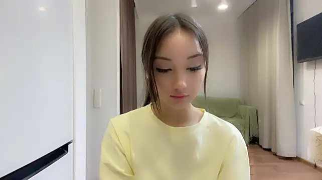 RefereedHobble - Show off my juicy tits