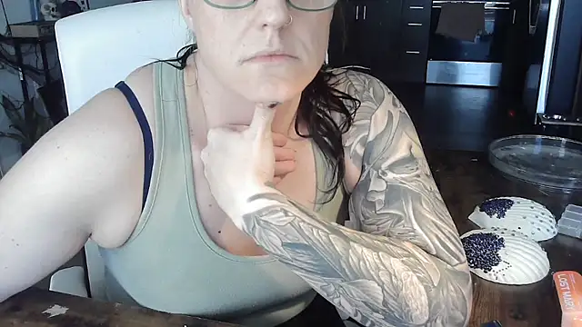 RavenNyxxx - im getting wet