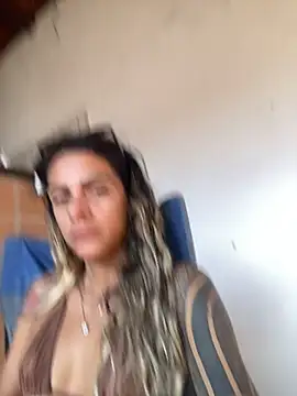 Sabrinaneves - Gozando escondido no banheiro