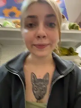 Sunny___Bunny - Flash pussy in public