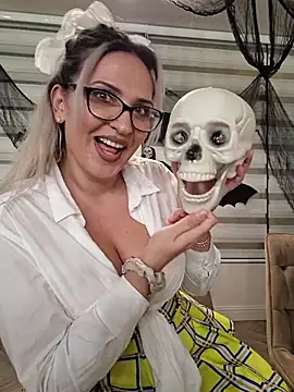 LaylaBlakes - Time to lose the bra
