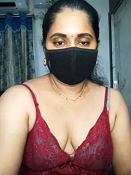 Doly_thebubbly - Boobs oil massage in public..