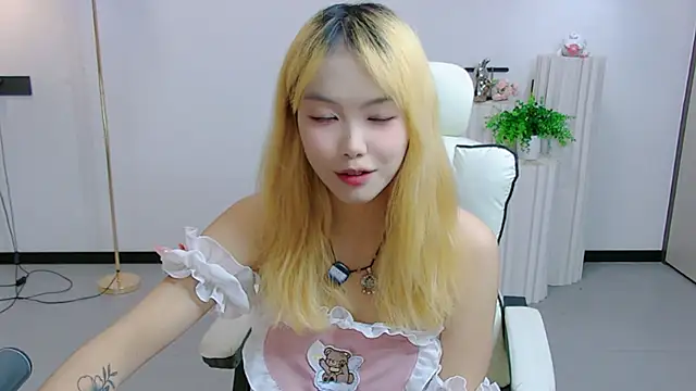 Sexy-girl-feifei - 脱掉上衣三十分钟