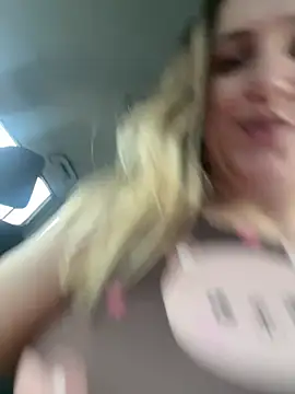 Bia_sexynovaes - Bia senta no pau dentro do 🚗