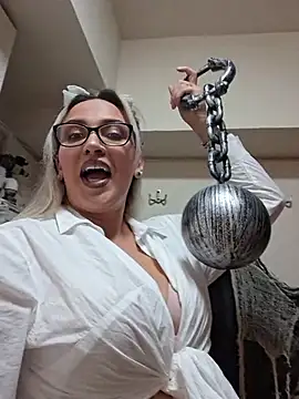 LaylaBlakes - Time to lose the bra