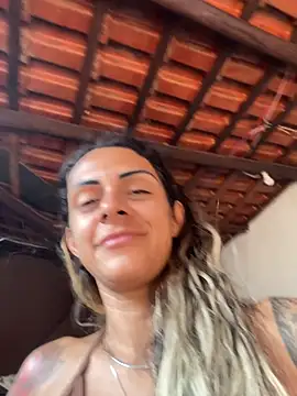 Sabrinaneves - Gozando escondido no banheiro