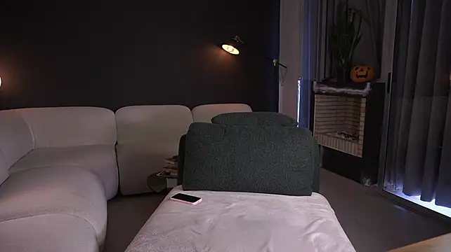 Paulacora100 - put oil on my ass and spank me