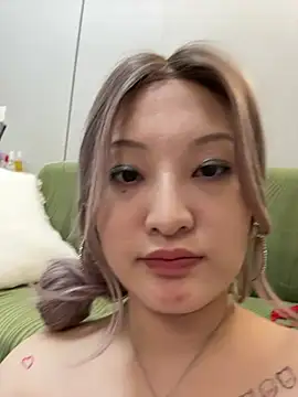 Mimiss02 - 买大黑牛麦克风和爸爸玩