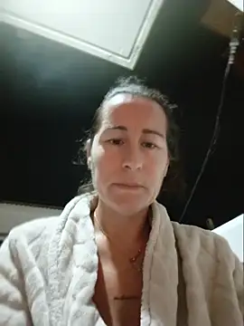 Bichota85 - Flash tetas + 2 videos LT