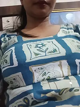 Avii5 - Showing boobs