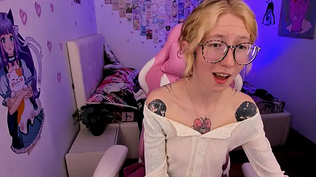 TerriaReed - Play with my pussy using my fingers
