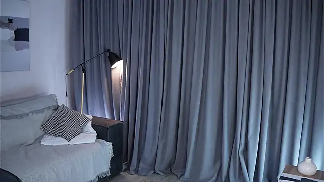 IsaStoots - Rub my pussy