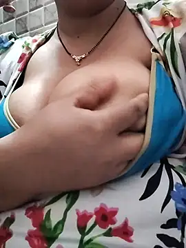 Hot_Aunty_44 - Boobs