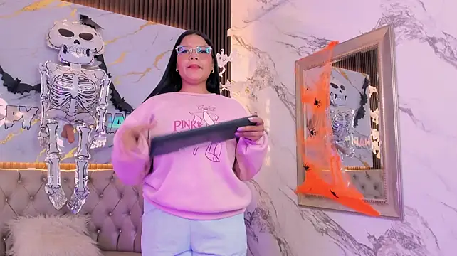 Megan_hugeboobs - WHAT MEGAN DESERVES! 🎶💅👸