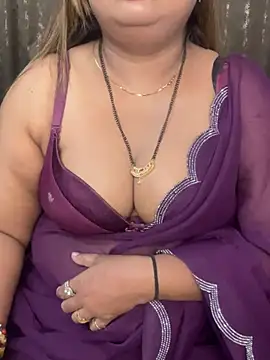 Lovely-Geet - BOOB OILING GEET
