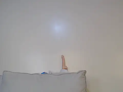 Cameralbaddie - ride dildo