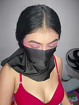 Zharaaa18 - a kiss for you👄🔥