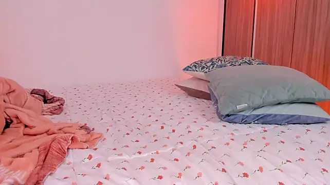 Fluffygarden - Show pussy