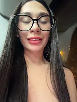 Aria51 - push bare boobs to bus window😱🚌🤍