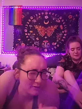 AndHerXO - Adele gets fingered & pussy eaten