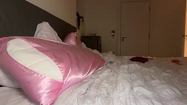_SofiaLux - dildo fuck 5 mins