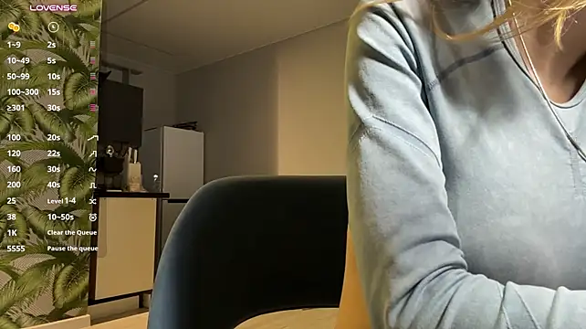 NatalieAnene - make nipples hard💥