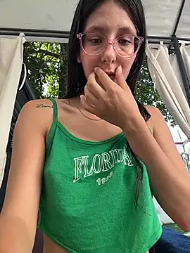 Zoy_cute - plug in doggy + twerk 🤤😣