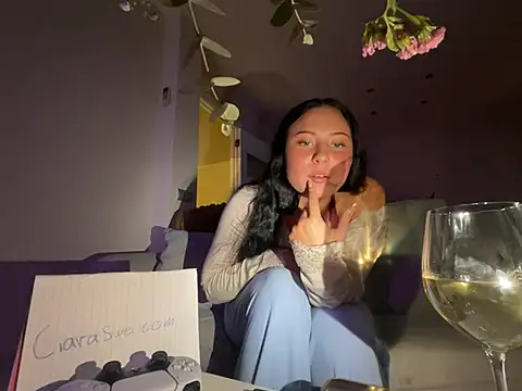 Swedishciara - Naughty strip tease