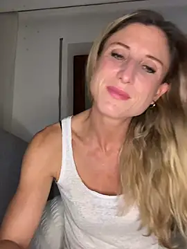 VivienneBlac - Play with tits🍒