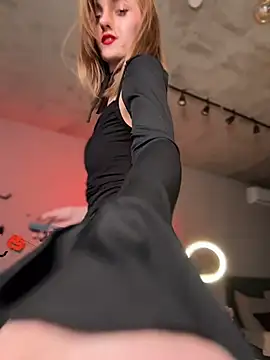 MiaKomoi - now lets play with my pussy