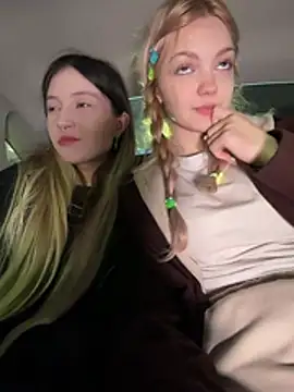 Elsawhere - Elsa squeeze naked boobs IN UBER🚖