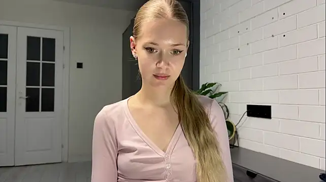 MeliMurrr - underboobies