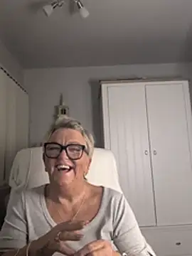 Bridget-valentine - 4mins toy control