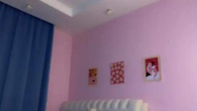 Colette_pretty - naked booty in doggy