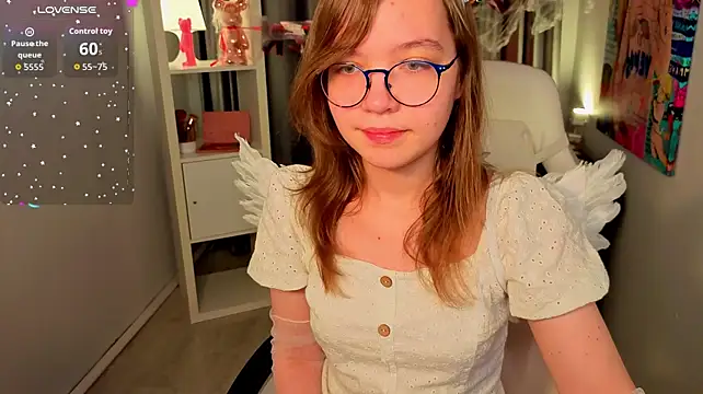 LiaBroock - kheel down and tease