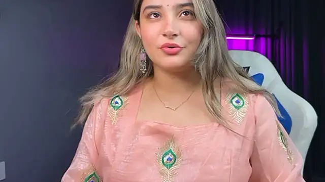 Demieliss - ''''shower some love'''''🦋 🎀
