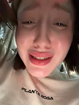 Sophie_Avory - Show tits Eva+show it in window🫣
