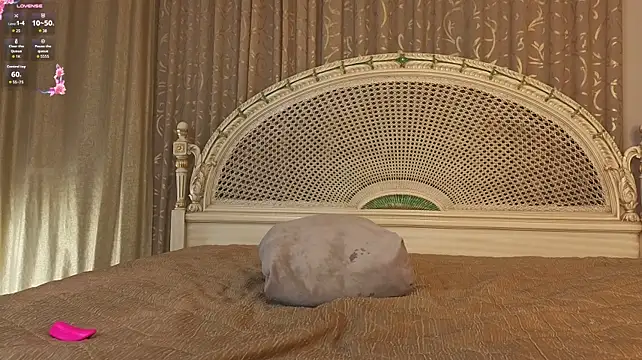 FrediaPfeiff - put toy on my clit & make me cum +5m LT