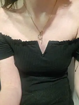 AlisaNolly - go doggy and show ass🍑