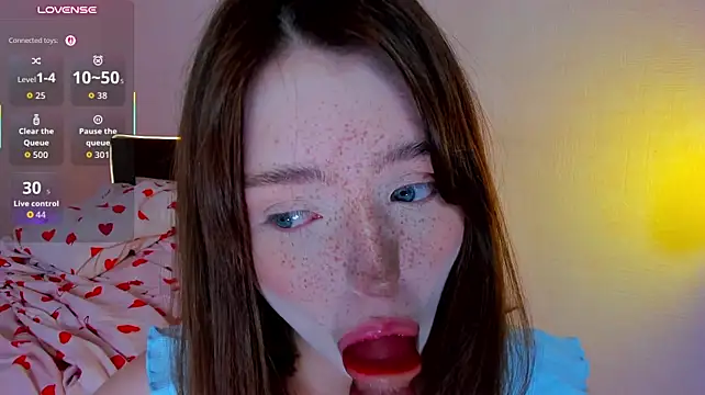 Lexxxxxxi - play tits