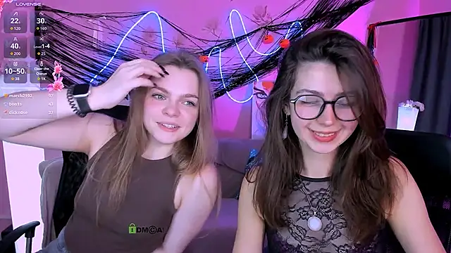 Veronica_bubble - flash boobs 2 girls