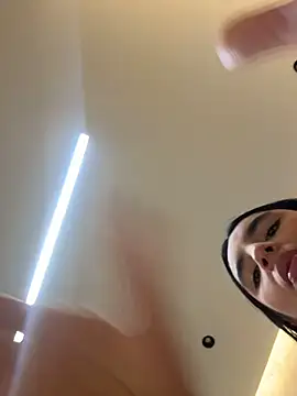 Abriil_cutee - RED ASS