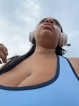 Bellamorena - 21974762393 Siririca paga peitinho
