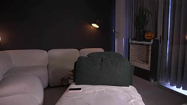 Paulacora100 - put oil on my ass and spank me