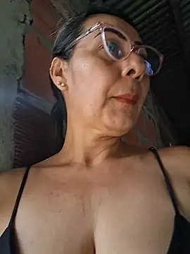 Mia-funny20 - Showing breasts in public