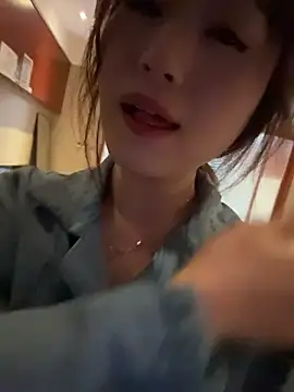 Dian-Sex - 完成目标后全裸并乳液诱惑，再给10分钟控制权
